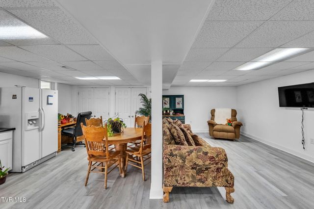 826 Southwest Mosby Street, Abingdon, VA 24210