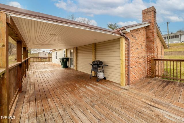 826 Southwest Mosby Street, Abingdon, VA 24210