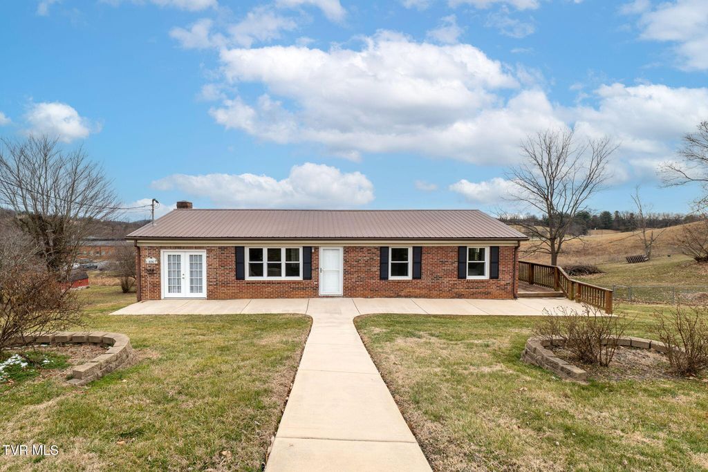 826 Southwest Mosby Street, Abingdon, VA 24210