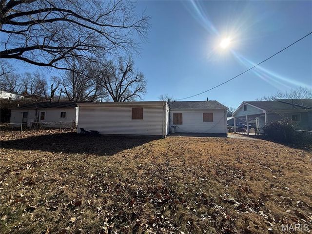 8307 Edna Avenue, St Louis, MO 63135