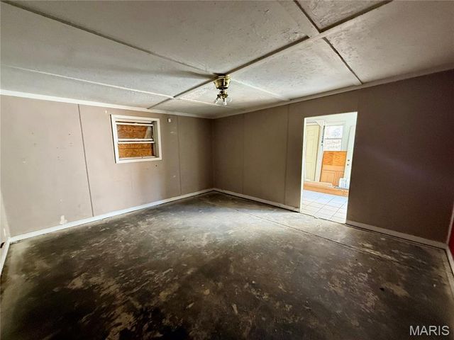 8307 Edna Avenue, St Louis, MO 63135