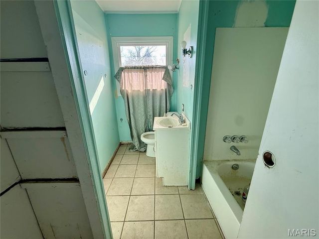 8307 Edna Avenue, St Louis, MO 63135