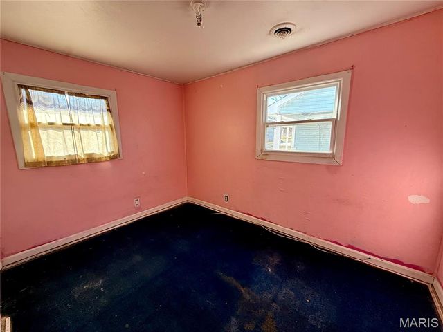 8307 Edna Avenue, St Louis, MO 63135