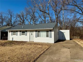 8307 Edna Avenue, St Louis, MO 63135