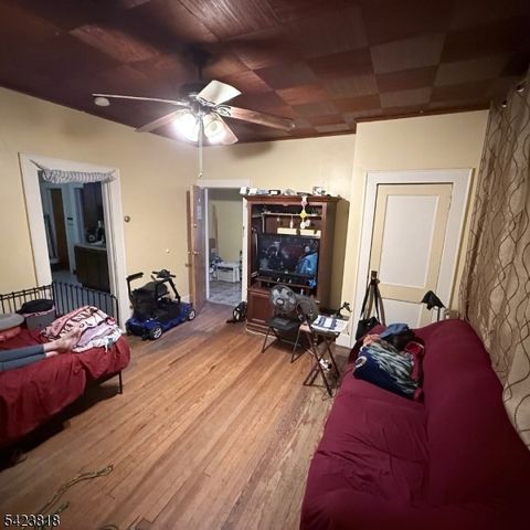 654 N 5Th St, Newark City, NJ 07107