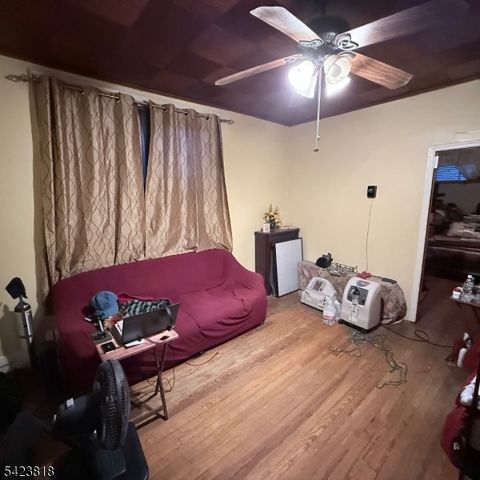 654 N 5Th St, Newark City, NJ 07107