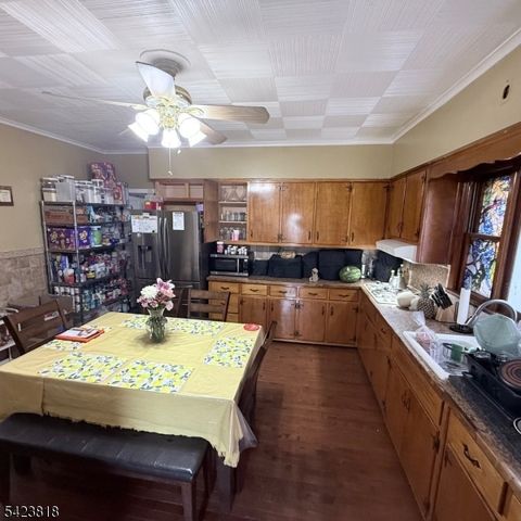 654 N 5Th St, Newark City, NJ 07107