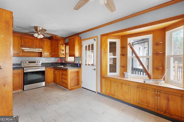 1095 Erwin Hill Church Road SE, Calhoun, GA 30701