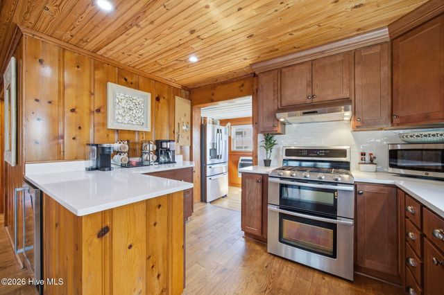 202 W Atlantic Boulevard, Atlantic Beach, NC 28512