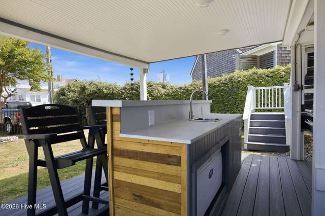 202 W Atlantic Boulevard, Atlantic Beach, NC 28512