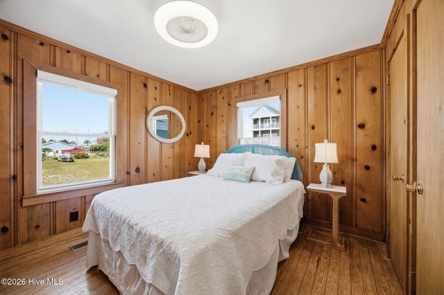 202 W Atlantic Boulevard, Atlantic Beach, NC 28512