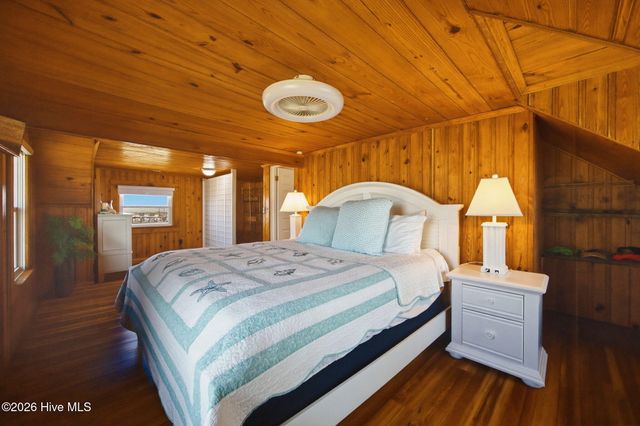 202 W Atlantic Boulevard, Atlantic Beach, NC 28512