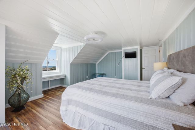 202 W Atlantic Boulevard, Atlantic Beach, NC 28512