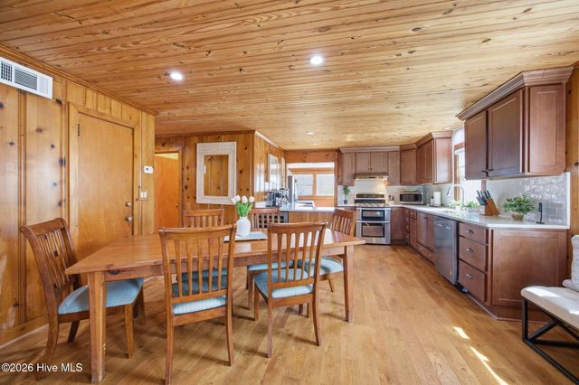 202 W Atlantic Boulevard, Atlantic Beach, NC 28512