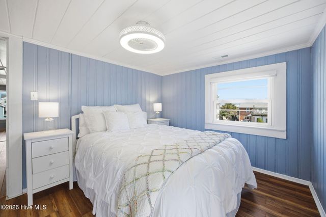 202 W Atlantic Boulevard, Atlantic Beach, NC 28512