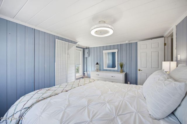 202 W Atlantic Boulevard, Atlantic Beach, NC 28512