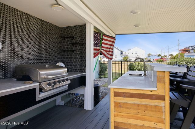 202 W Atlantic Boulevard, Atlantic Beach, NC 28512