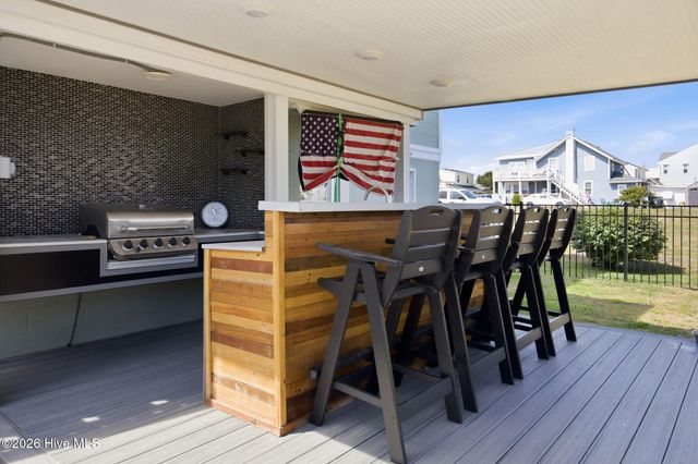 202 W Atlantic Boulevard, Atlantic Beach, NC 28512