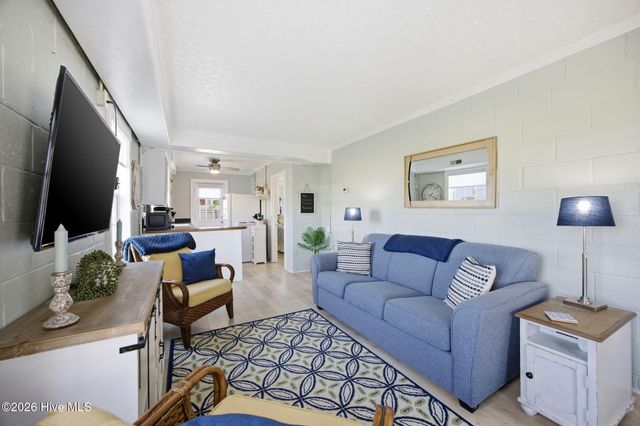 202 W Atlantic Boulevard, Atlantic Beach, NC 28512