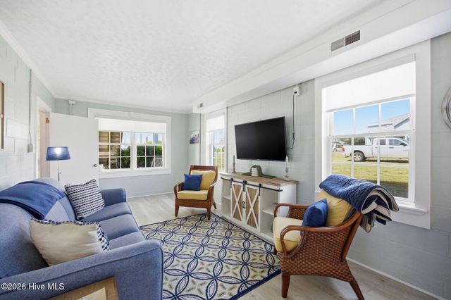 202 W Atlantic Boulevard, Atlantic Beach, NC 28512