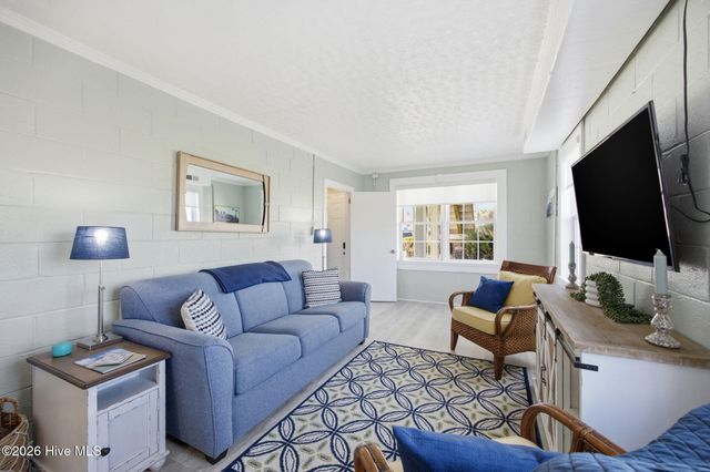 202 W Atlantic Boulevard, Atlantic Beach, NC 28512