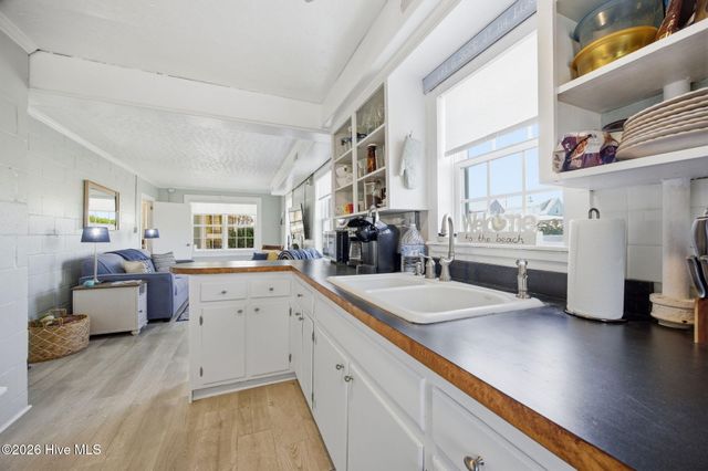 202 W Atlantic Boulevard, Atlantic Beach, NC 28512