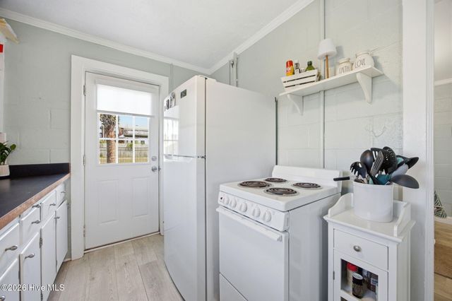 202 W Atlantic Boulevard, Atlantic Beach, NC 28512