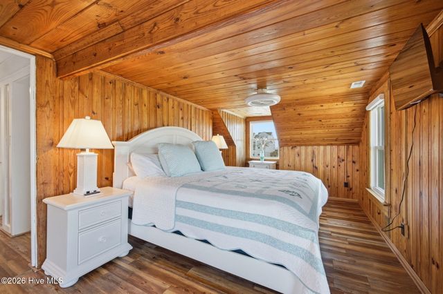 202 W Atlantic Boulevard, Atlantic Beach, NC 28512