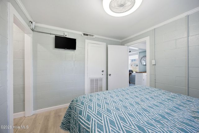 202 W Atlantic Boulevard, Atlantic Beach, NC 28512