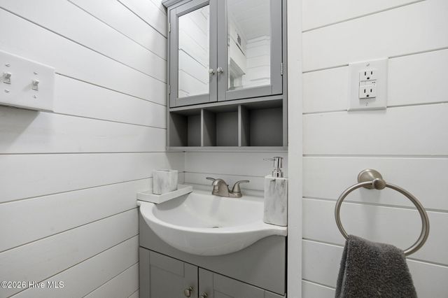 202 W Atlantic Boulevard, Atlantic Beach, NC 28512