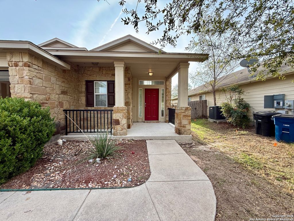 558 Briggs, New Braunfels, TX 78130