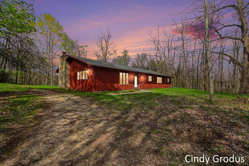 2903 106th Avenue, Trowbridge Twp, MI 49010