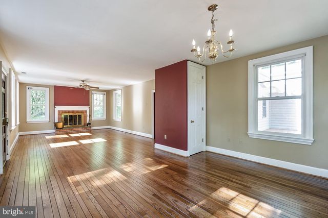 17409 QUEEN ANNE RD, Upper Marlboro, MD 20774