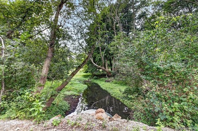 1817 S Baldwin Road, Oxford, MI 48371