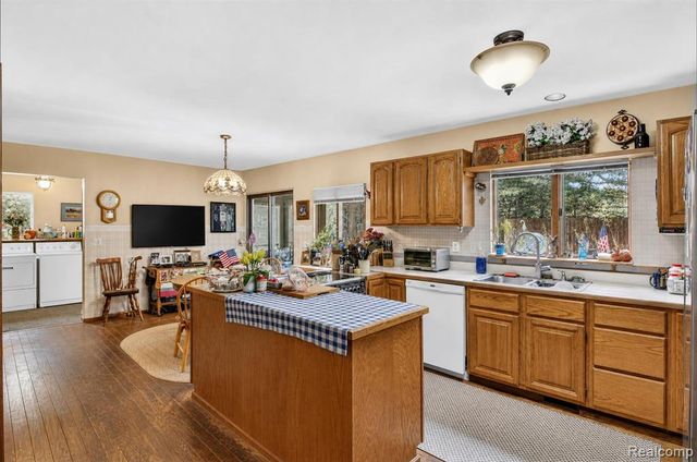 1817 S Baldwin Road, Oxford, MI 48371