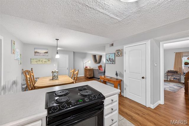 1465 Heritage Landing 102, St Charles, MO 63303