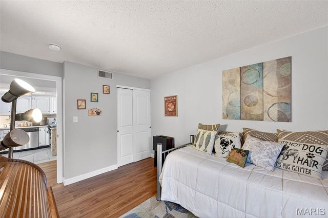 1465 Heritage Landing 102, St Charles, MO 63303