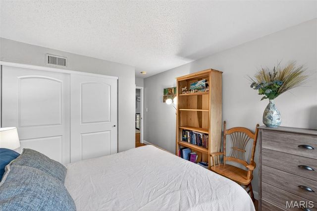 1465 Heritage Landing 102, St Charles, MO 63303