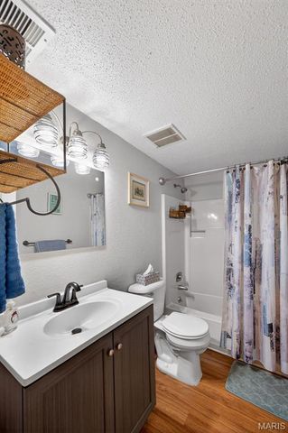 1465 Heritage Landing 102, St Charles, MO 63303