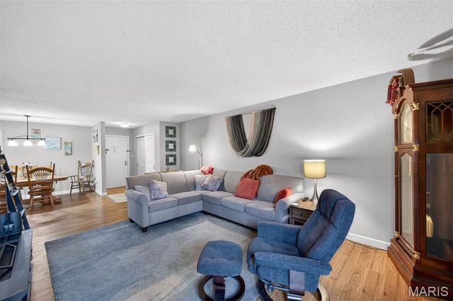 1465 Heritage Landing 102, St Charles, MO 63303