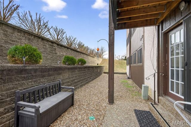 1465 Heritage Landing 102, St Charles, MO 63303