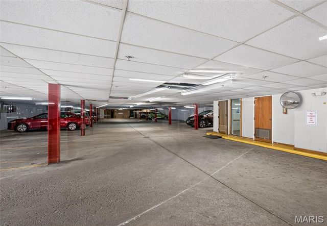 1465 Heritage Landing 102, St Charles, MO 63303