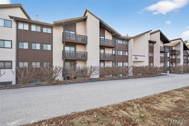 1465 Heritage Landing 102, St Charles, MO 63303