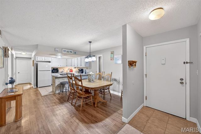 1465 Heritage Landing 102, St Charles, MO 63303