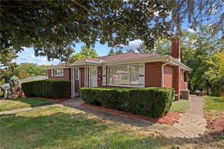 10802 Airview Dr, North Huntingdon, PA 15642