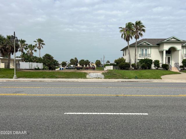 2816 S Atlantic Avenue, Daytona Beach, FL 32118