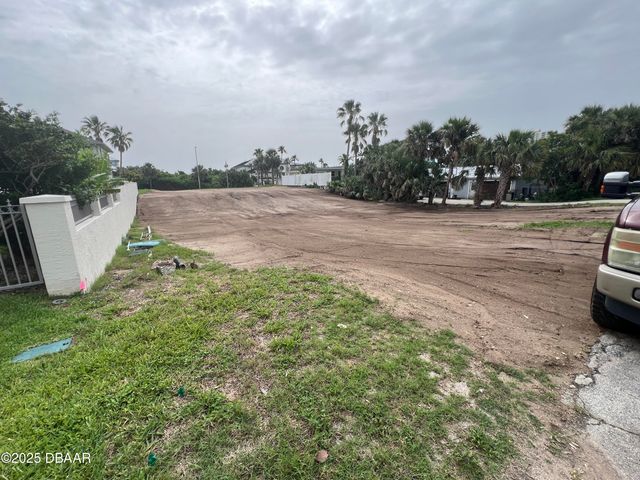 2816 S Atlantic Avenue, Daytona Beach, FL 32118