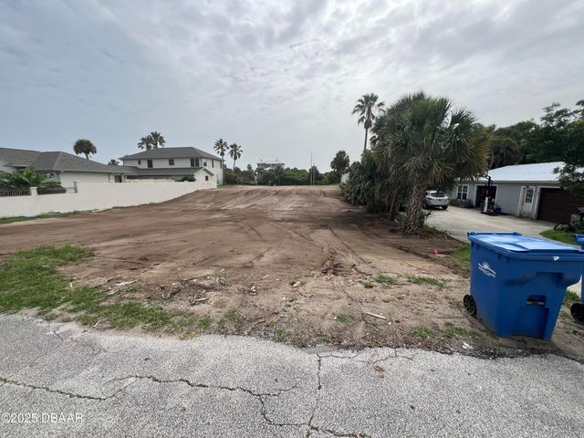 2816 S Atlantic Avenue, Daytona Beach, FL 32118