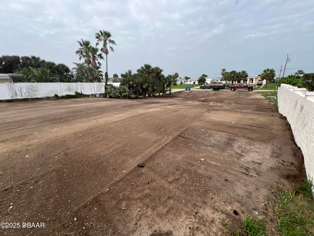 2816 S Atlantic Avenue, Daytona Beach, FL 32118