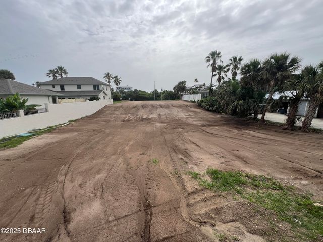 2816 S Atlantic Avenue, Daytona Beach, FL 32118